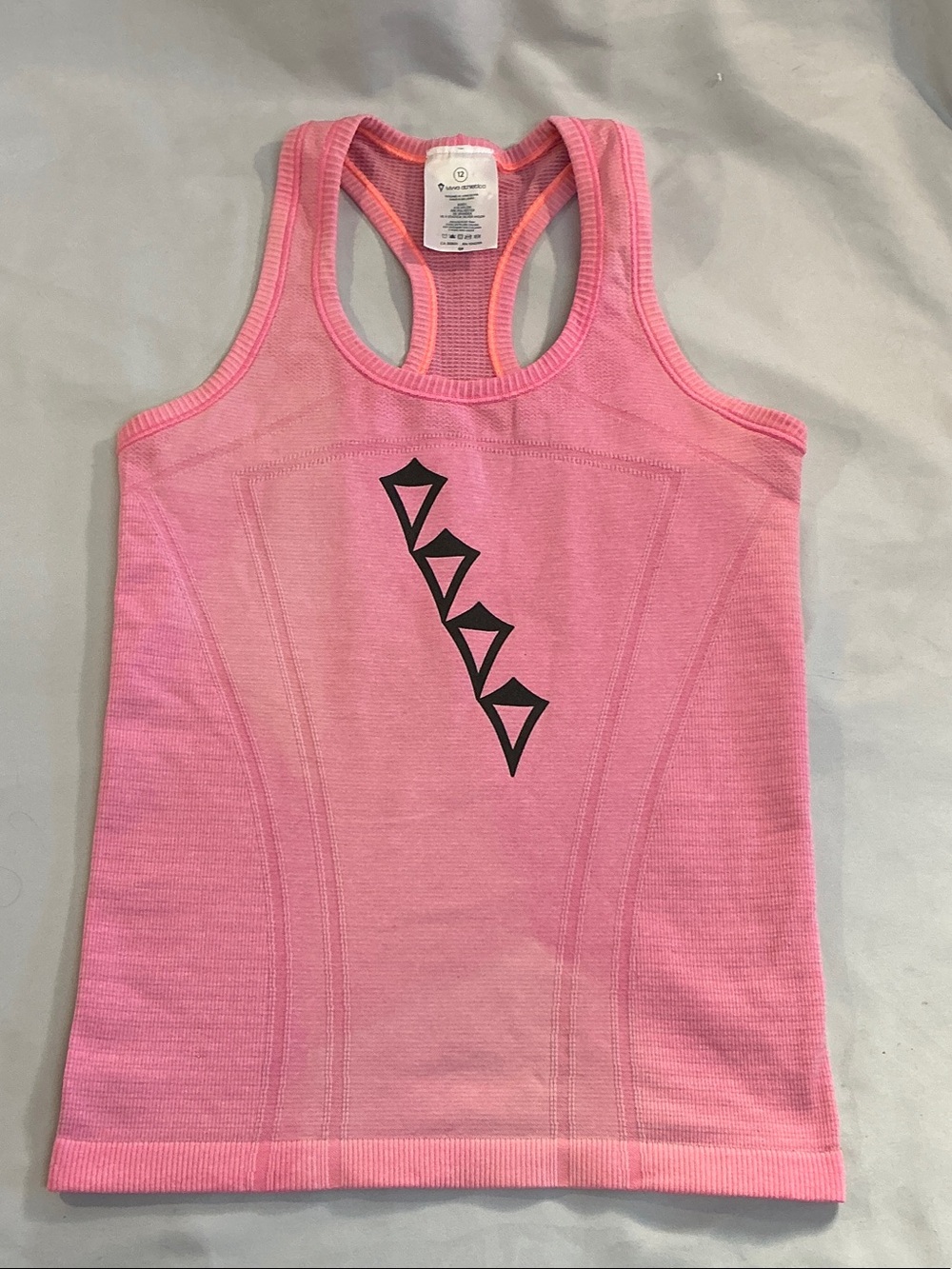 ⭐️ Ivivva - Lululemon girls pink Racerback Tank with Black Geometric Accent